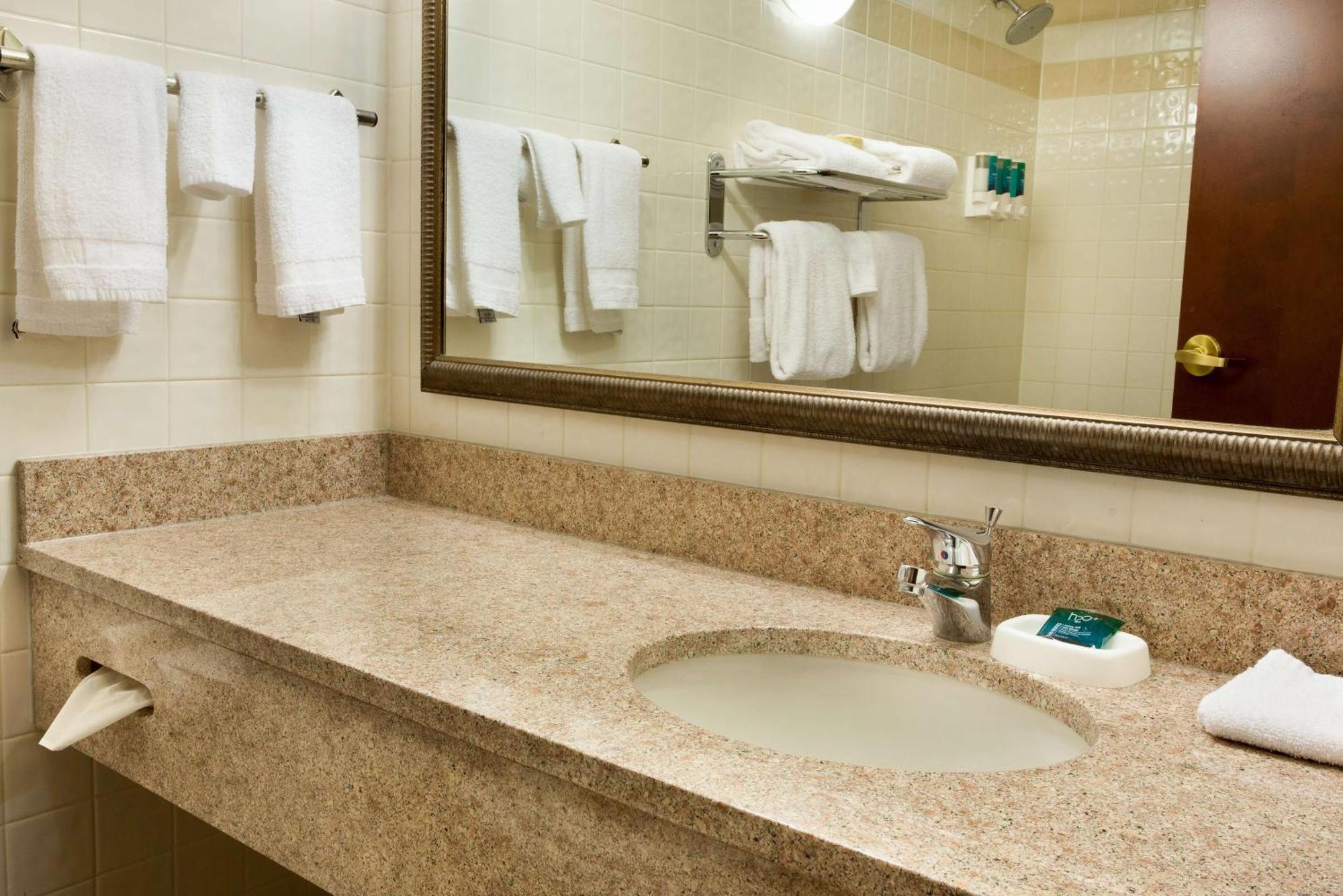 Drury Inn & Suites St. Louis Creve Coeur Exterior foto